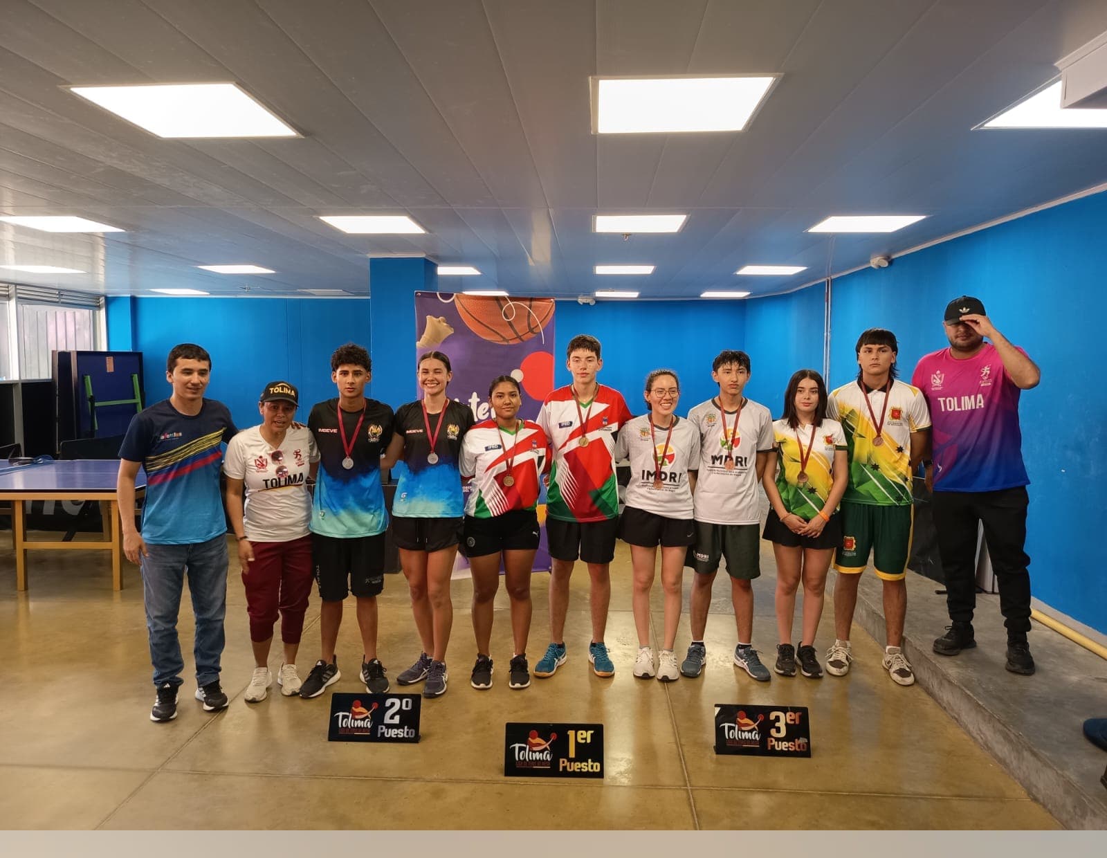 Podio Oficial 1.ᵉʳ Puesto en los Juegos Intercolegiados de Tenis de Mesa